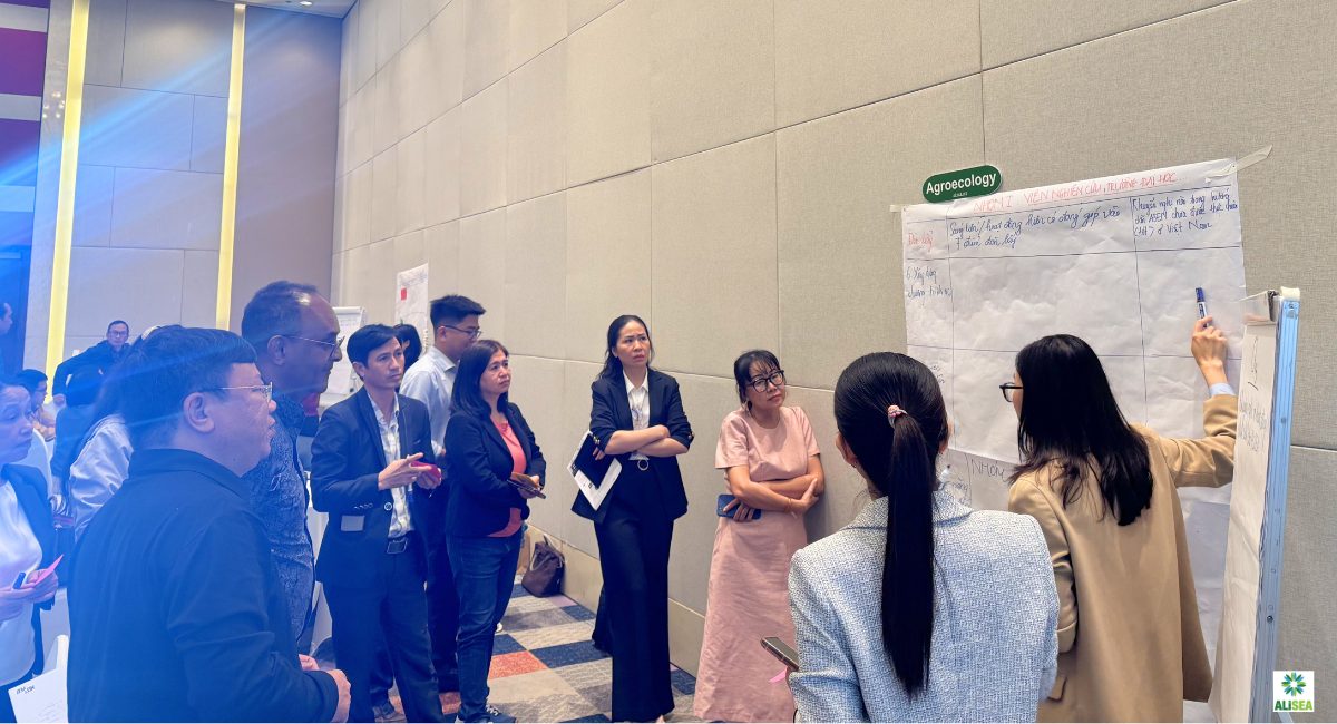 Nhóm Tham vấn đa bên